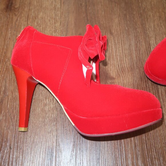 Womens Sexy Red Soft Velvet Bow Front Zip Back Platform High Heels Holiday sz 9 - Picture 3 of 5